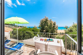 Eloro house on the sandy beach with parking & wifi, Marina Di Modica